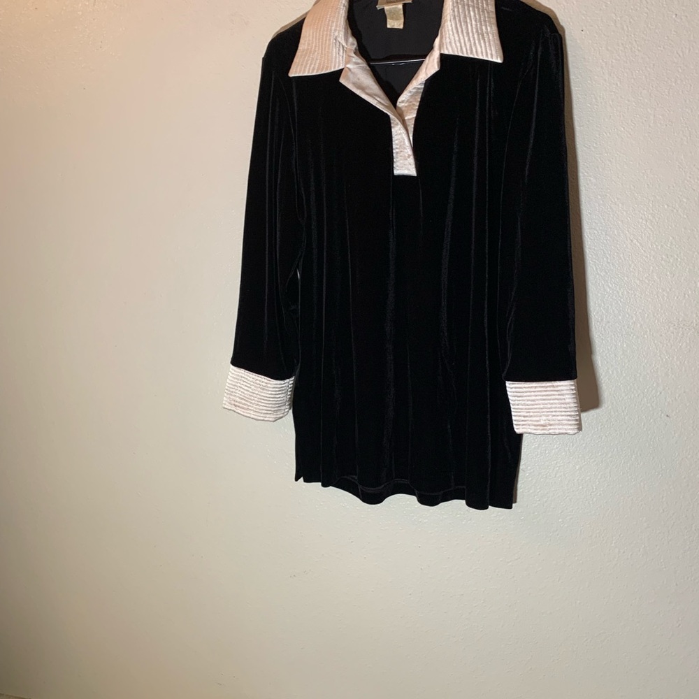 Neiman Marcus Black and White Top/Blouse